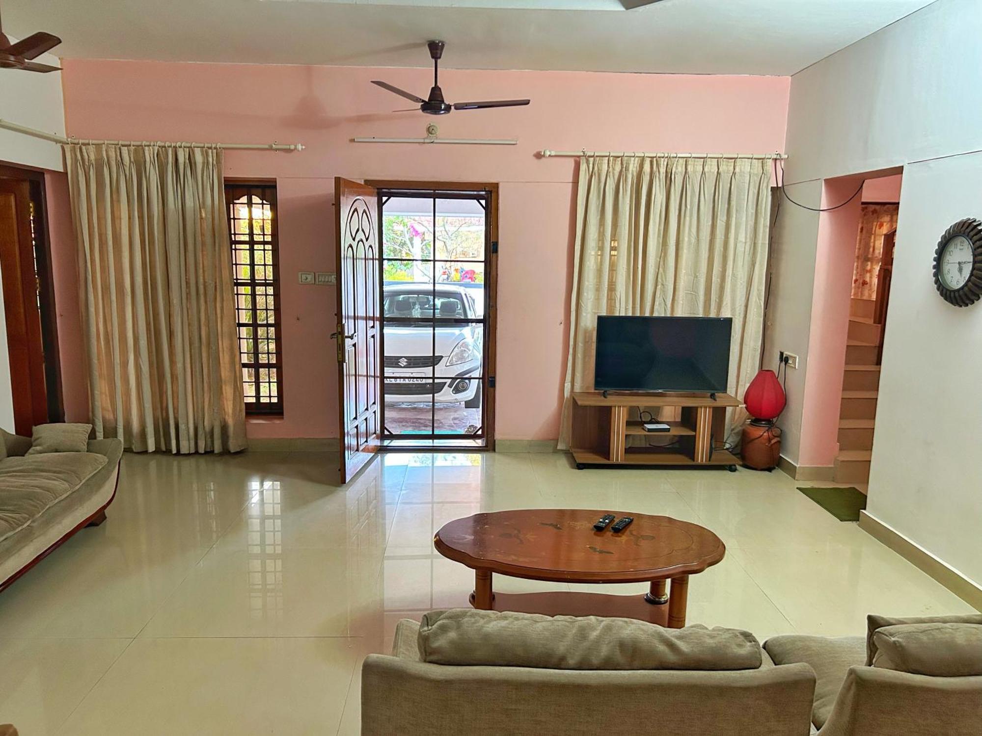 La Casa Trivandrum 4 Bhk Ac Luxury Villa At City Centre, Just 6 Kms To Airport 트리반드룸 외부 사진