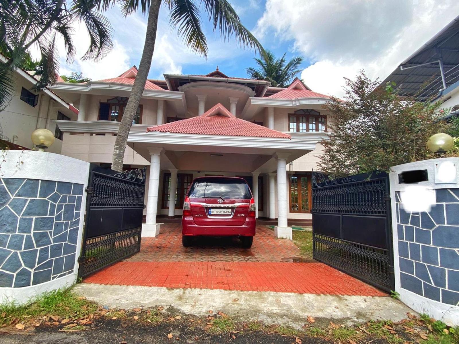 La Casa Trivandrum 4 Bhk Ac Luxury Villa At City Centre, Just 6 Kms To Airport 트리반드룸 외부 사진