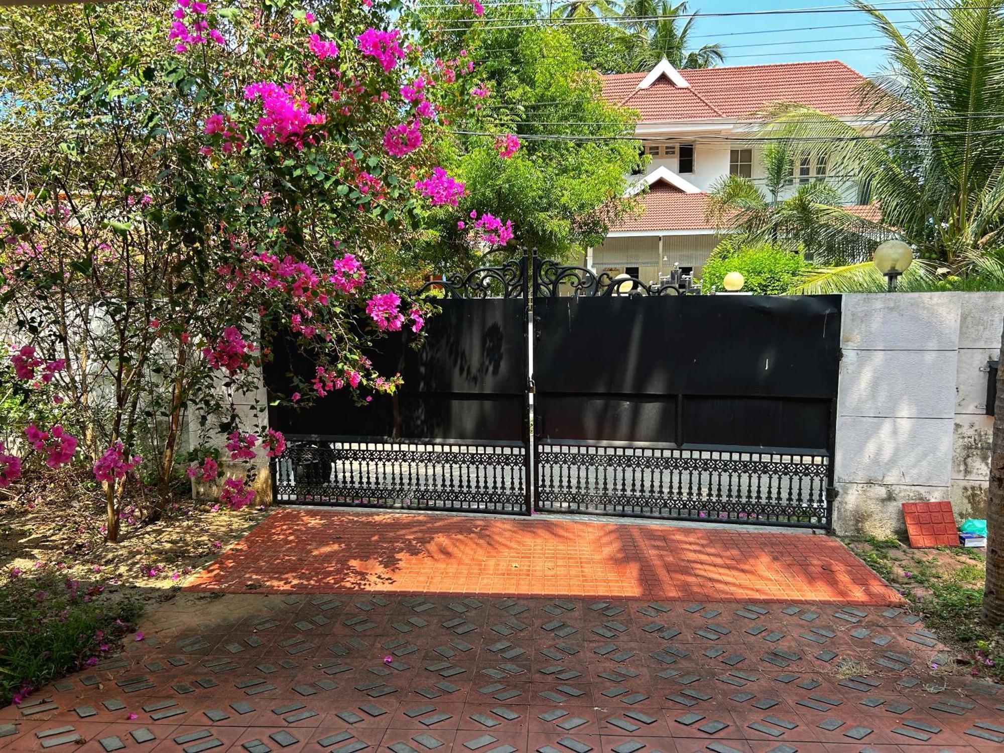 La Casa Trivandrum 4 Bhk Ac Luxury Villa At City Centre, Just 6 Kms To Airport 트리반드룸 외부 사진