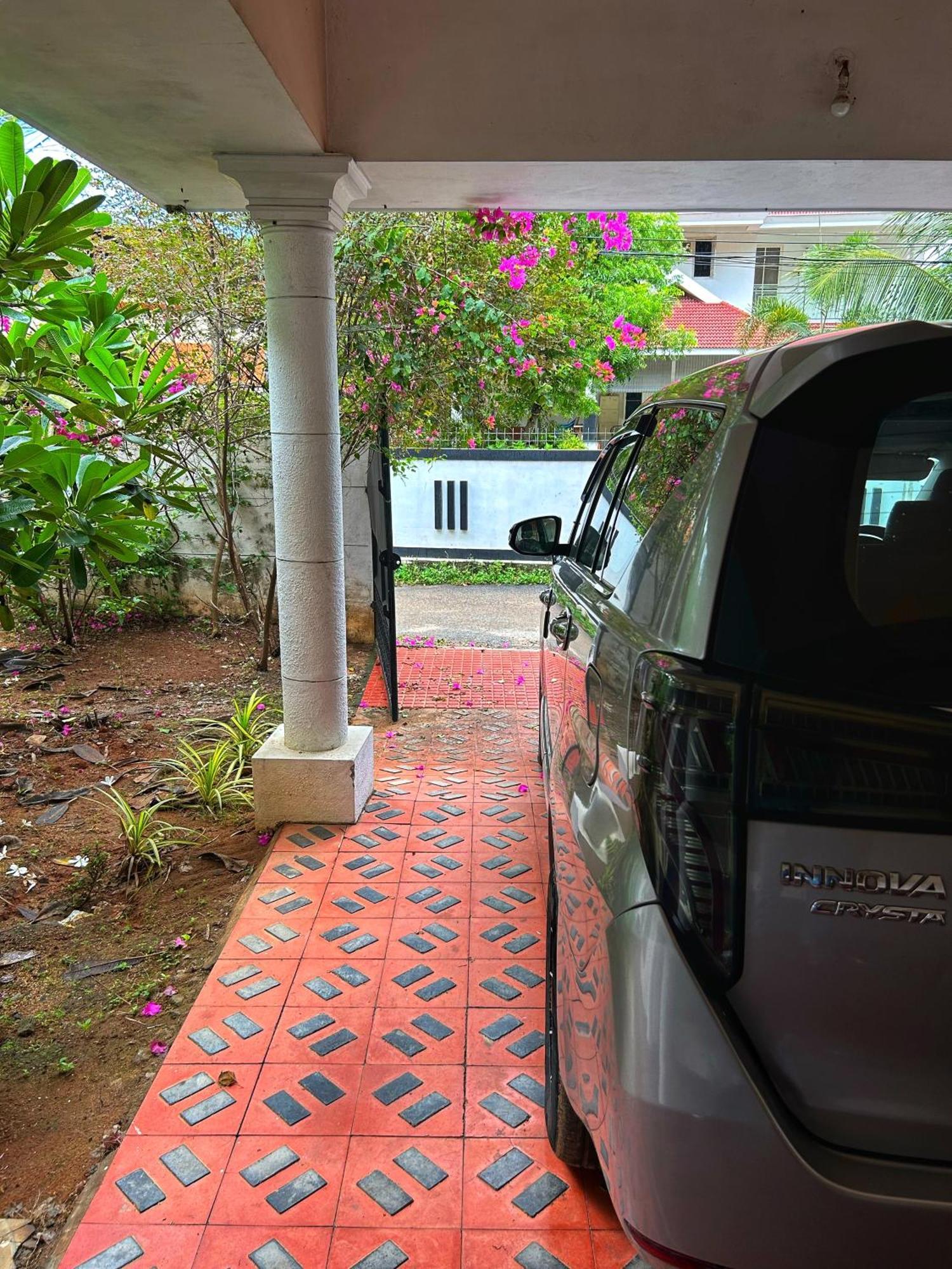 La Casa Trivandrum 4 Bhk Ac Luxury Villa At City Centre, Just 6 Kms To Airport 트리반드룸 외부 사진