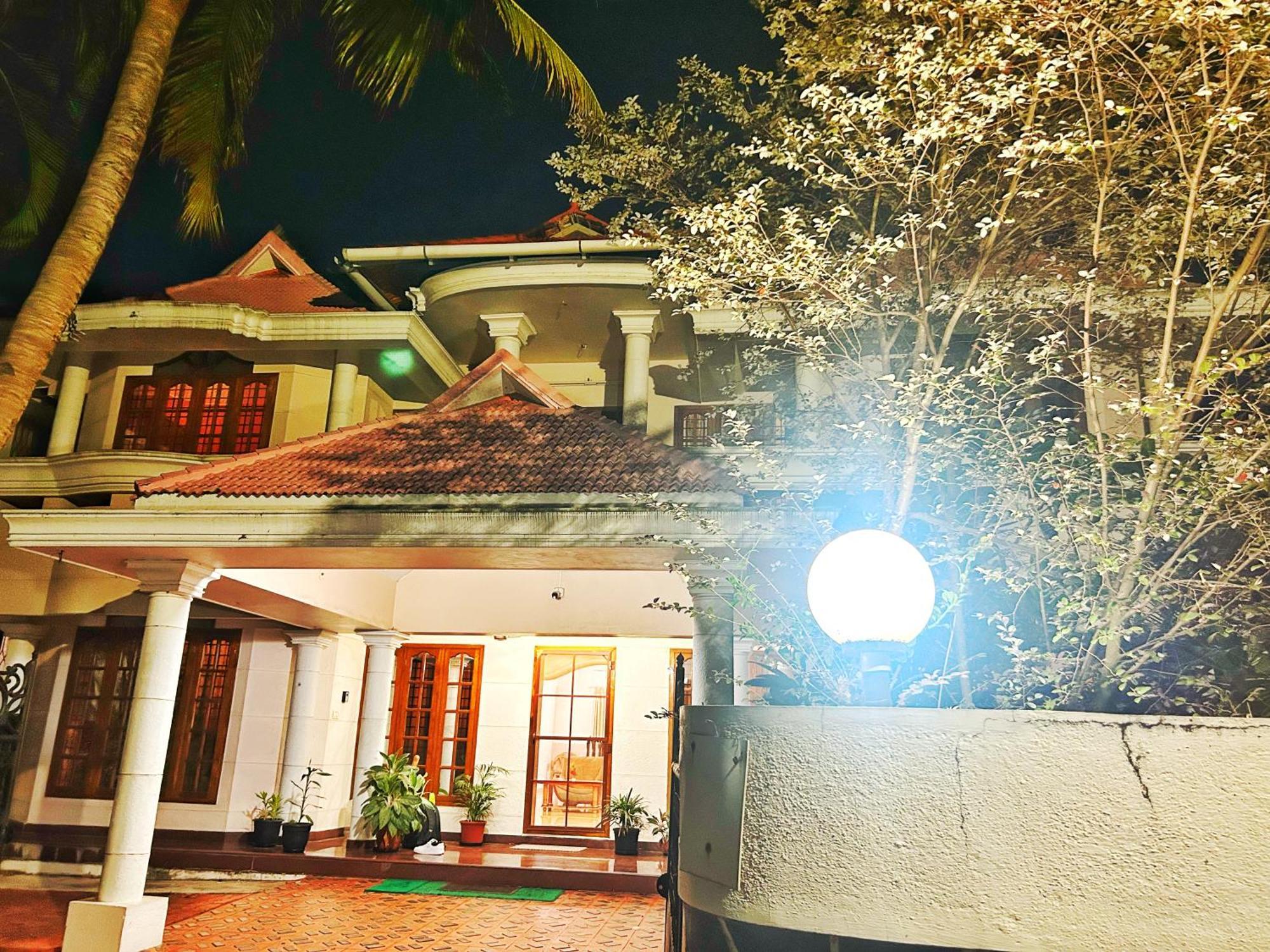 La Casa Trivandrum 4 Bhk Ac Luxury Villa At City Centre, Just 6 Kms To Airport 트리반드룸 외부 사진