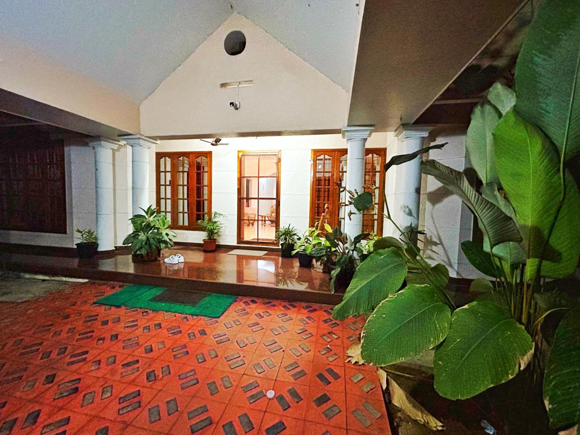 La Casa Trivandrum 4 Bhk Ac Luxury Villa At City Centre, Just 6 Kms To Airport 트리반드룸 외부 사진
