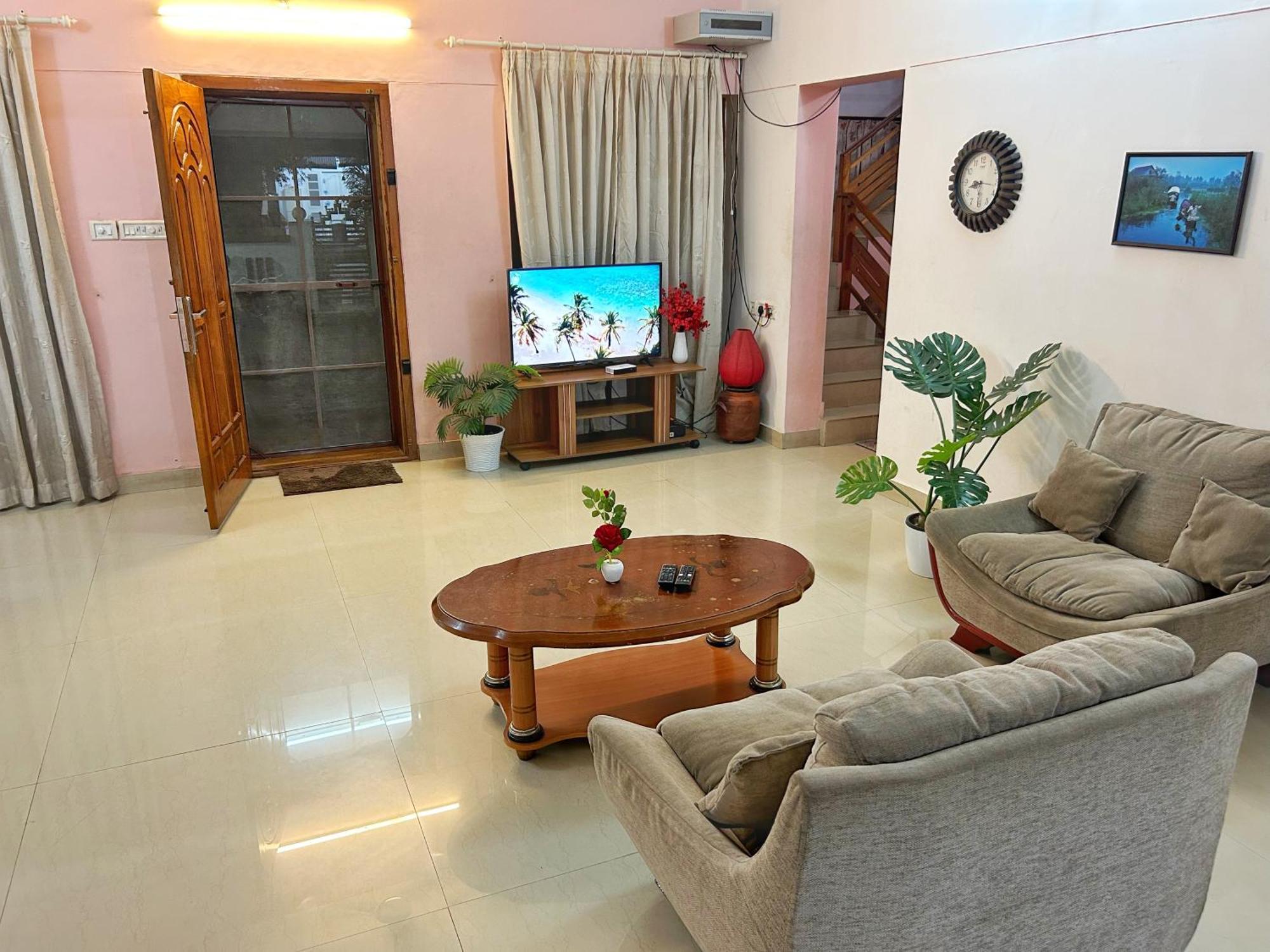 La Casa Trivandrum 4 Bhk Ac Luxury Villa At City Centre, Just 6 Kms To Airport 트리반드룸 외부 사진