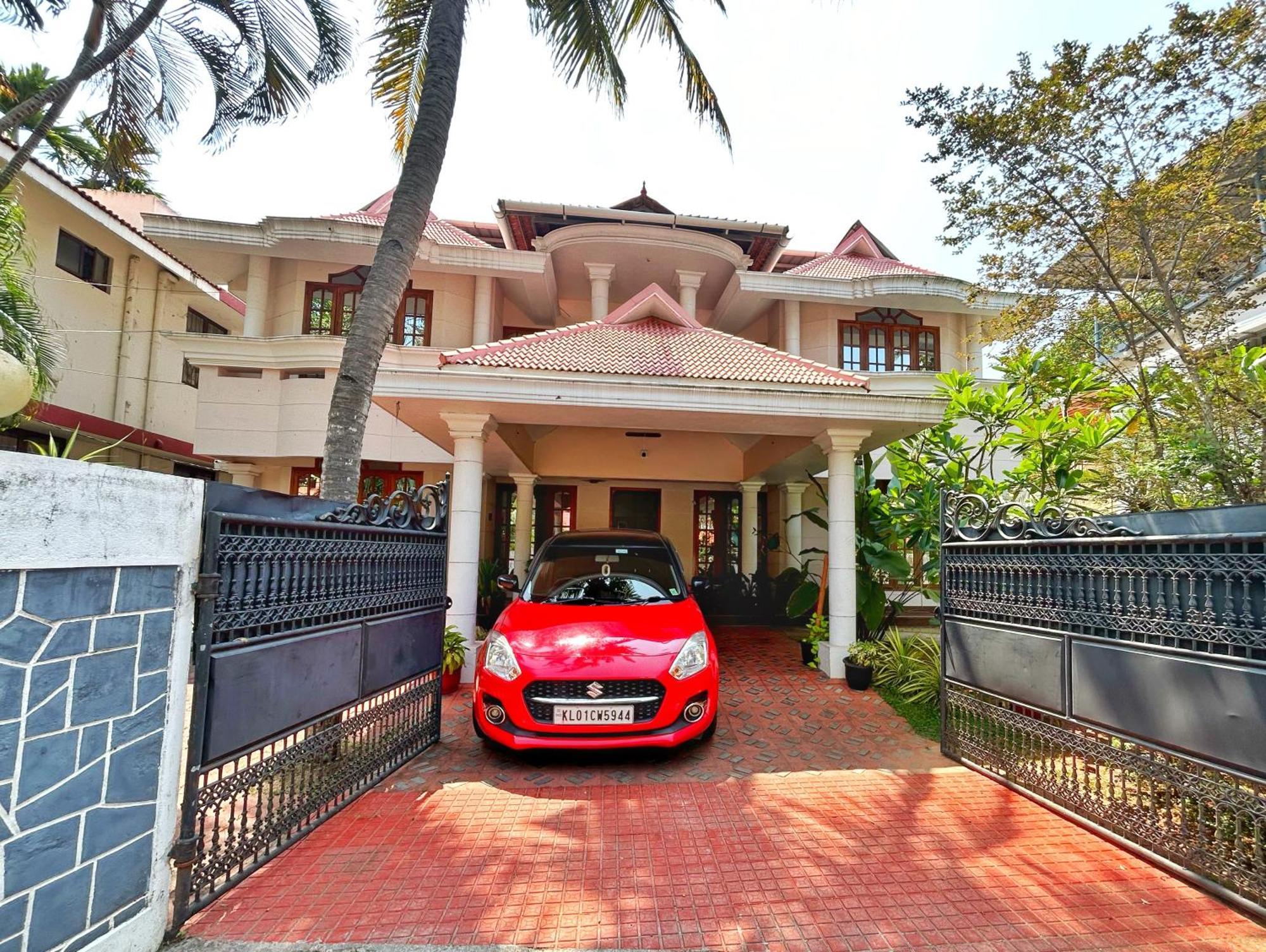 La Casa Trivandrum 4 Bhk Ac Luxury Villa At City Centre, Just 6 Kms To Airport 트리반드룸 외부 사진